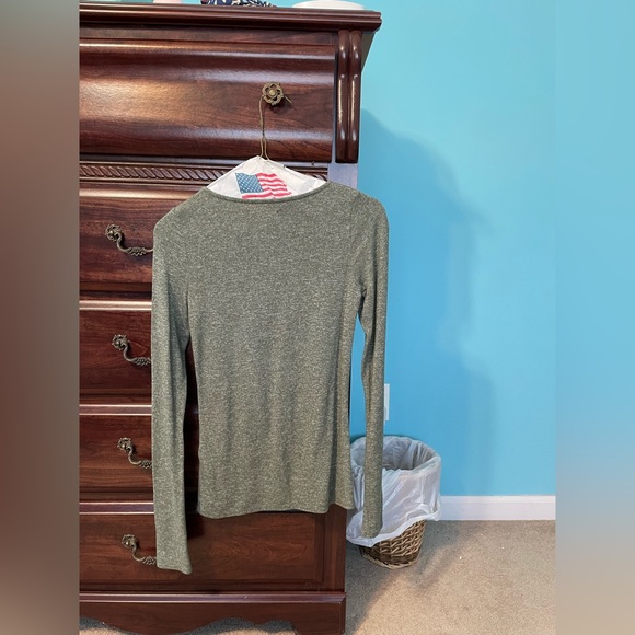 Green Top - Picture 2 of 2